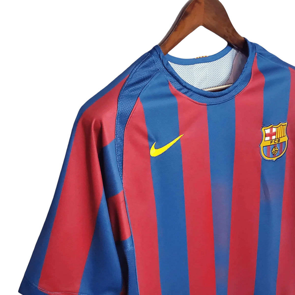 Barcelona Retro jersey - 2005/2006 Home Retro jersey