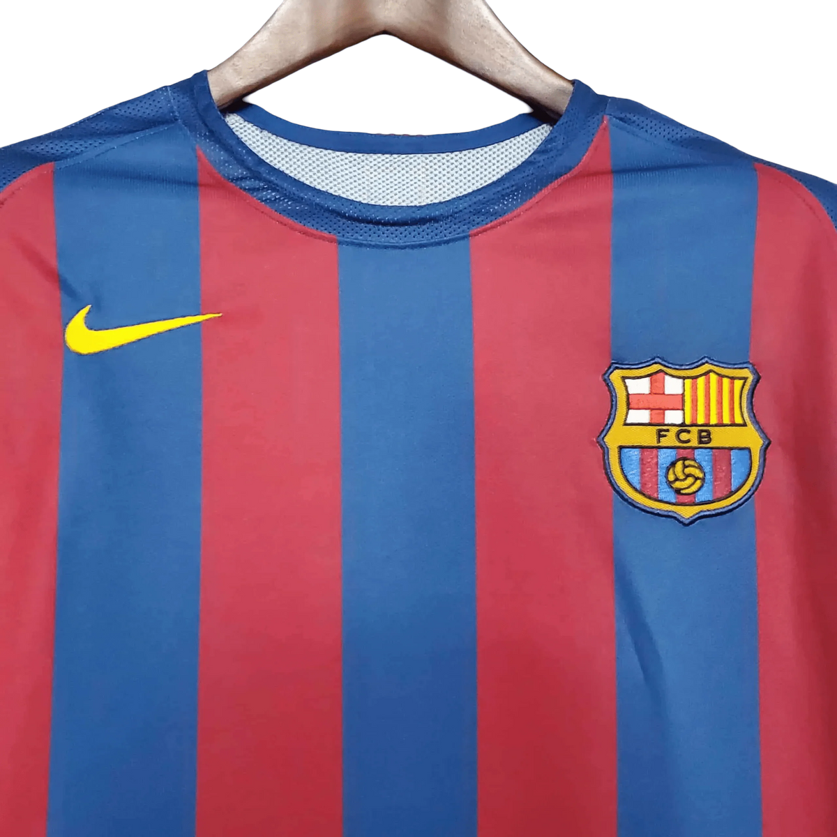 Barcelona Retro jersey - 2005/2006 Home Retro jersey